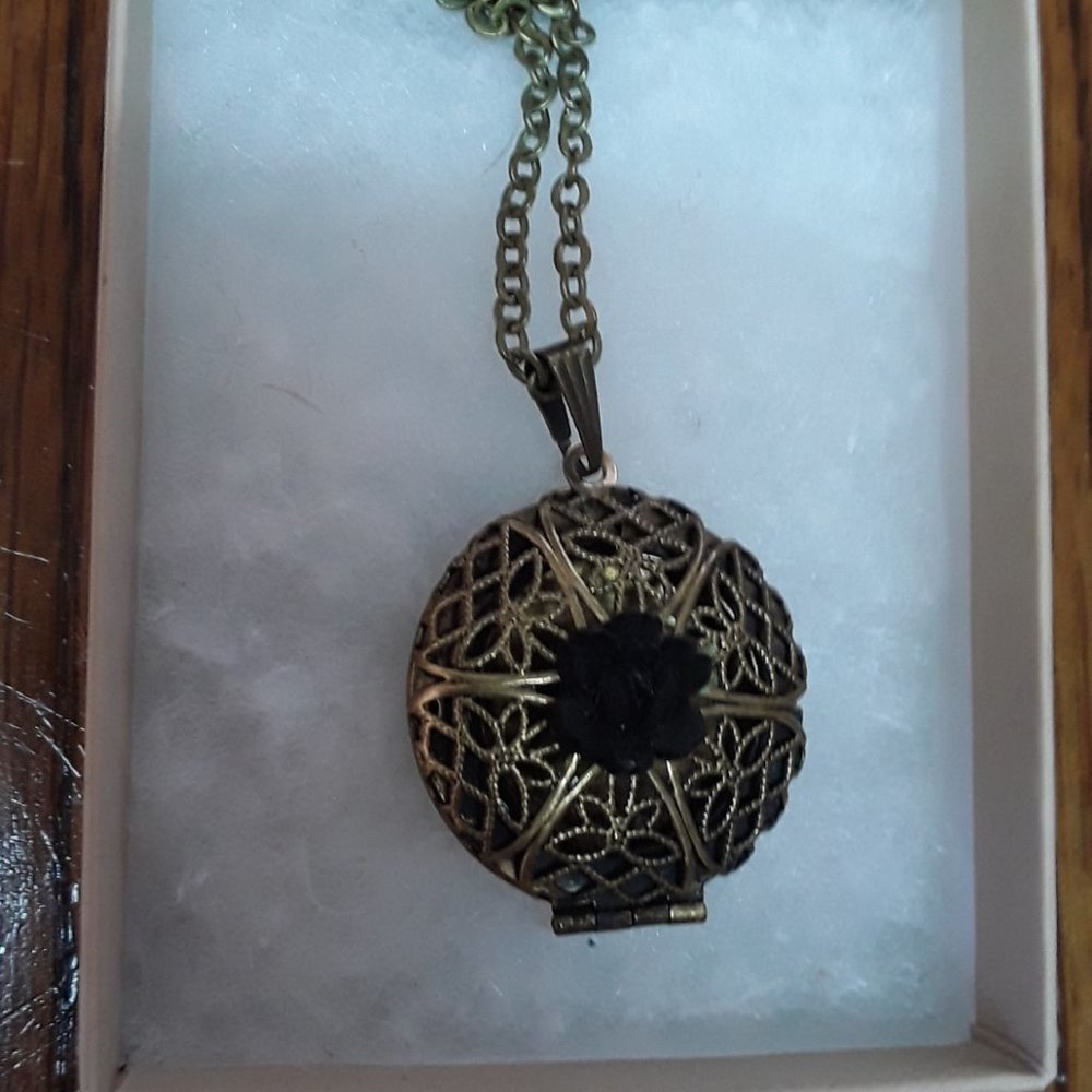 essential oil necklace